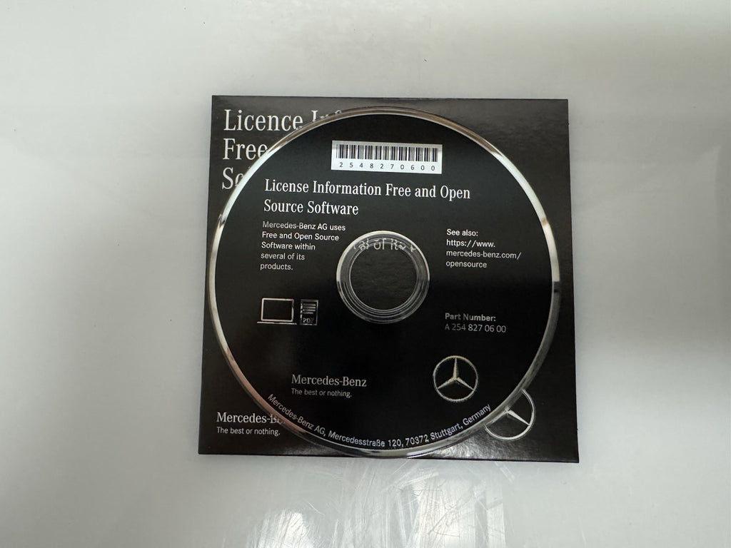 2025 Mercedes-Benz GLC Genuine OEM Owner's Manual Set w/Mercedes Case
