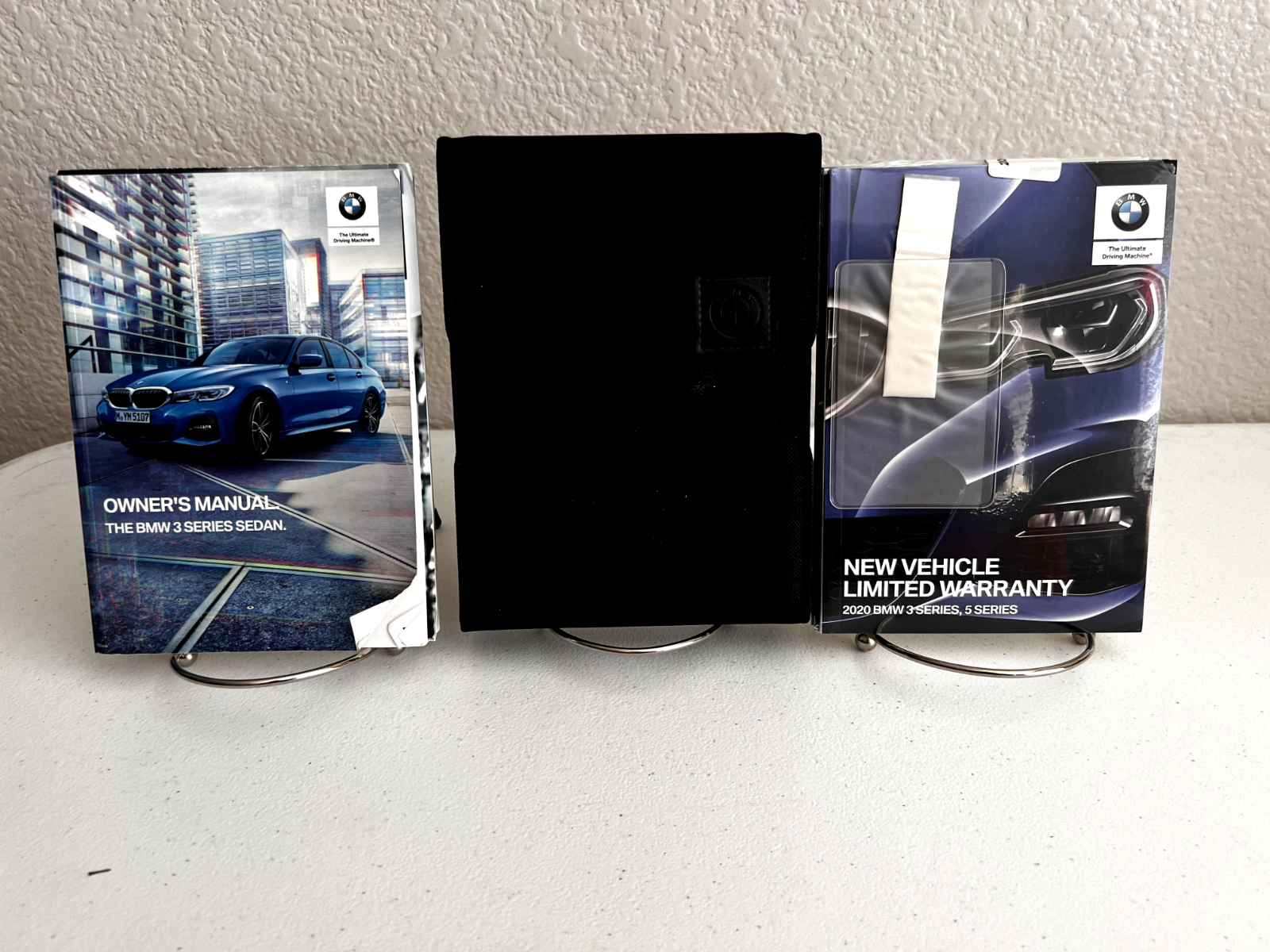 2020 BMW 3-Series Sedan OEM Owner's Manual Includes protective case w/ BMW logo.