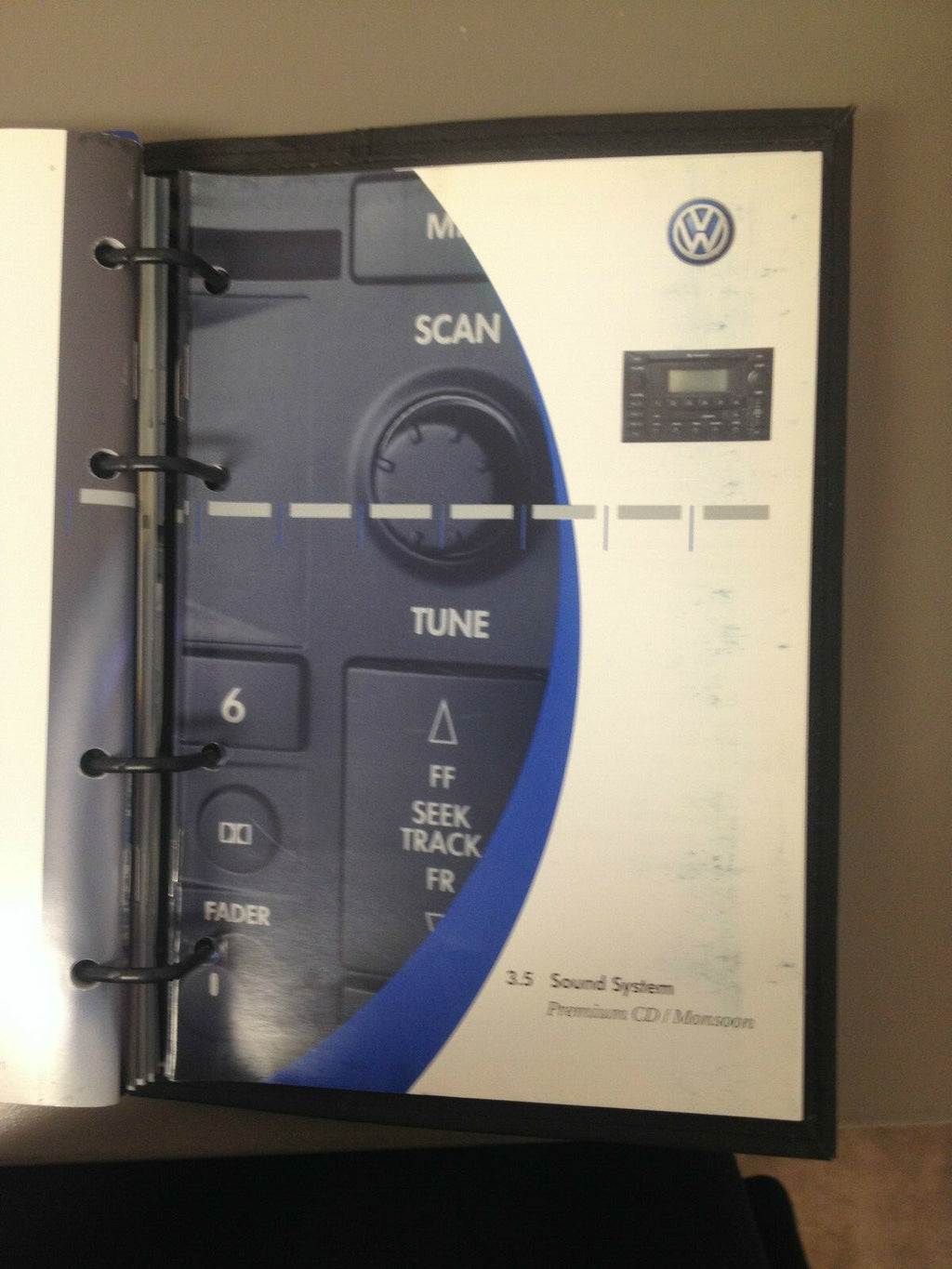 2005 VW Jetta Genuine OEM Owner's Manual