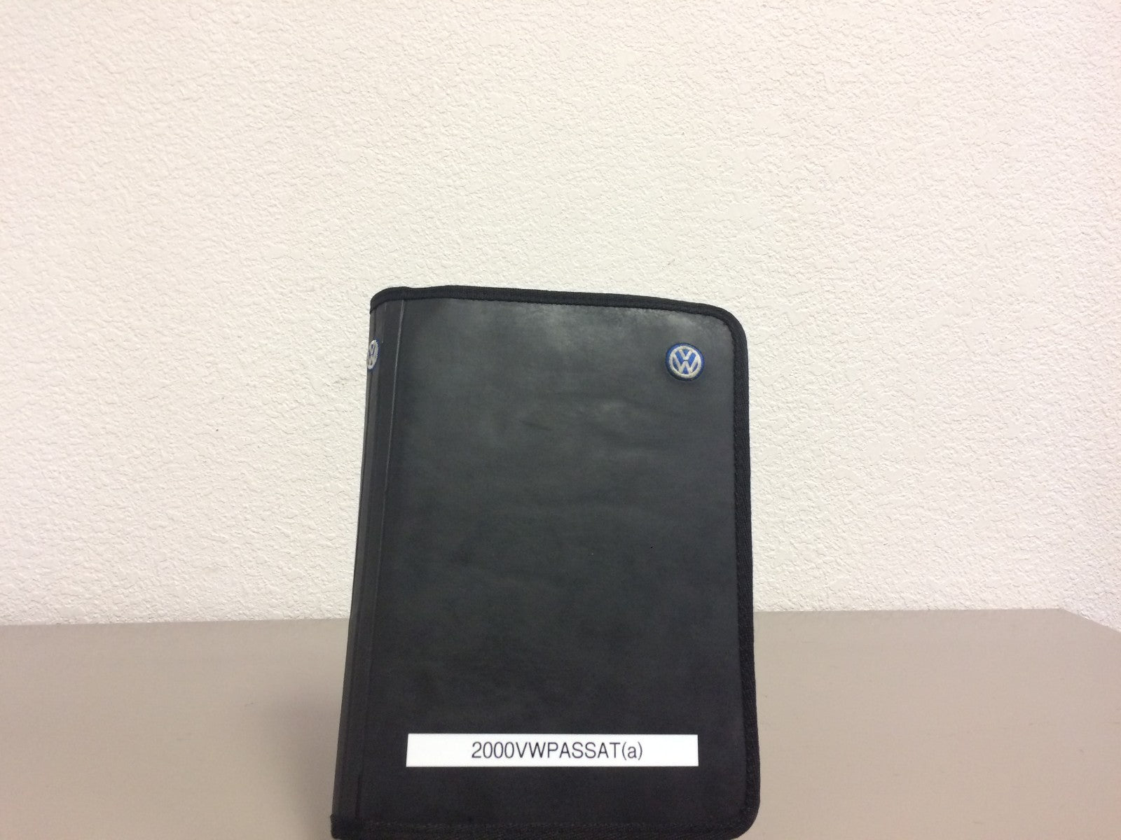 2000 Volkswagen VW Passat Genuine OEM Owner's Manual Set w/Case--Free Shipping!
