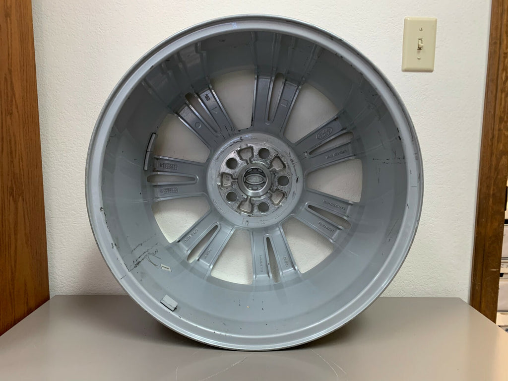 2010-2012 Range Rover Genuine OEM Wheel Rim Sparkle Silver Finish LR008766
