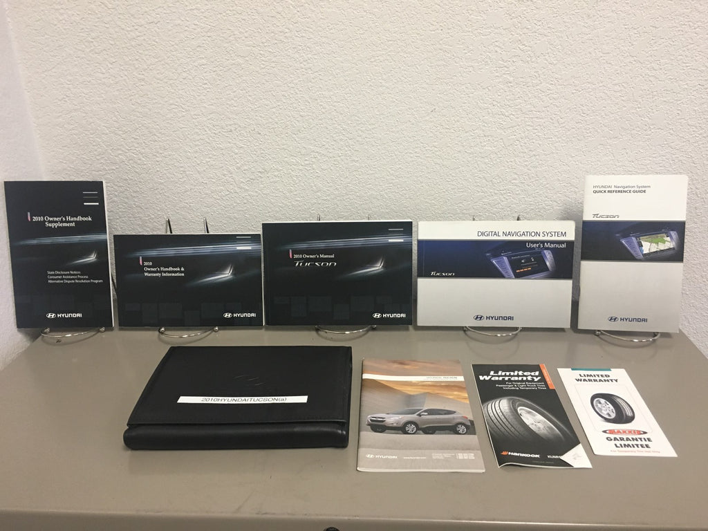 2010 Hyundai Tucson Genuine OEM Owner's Manual Set w/Hyundai Case-Free Shipping