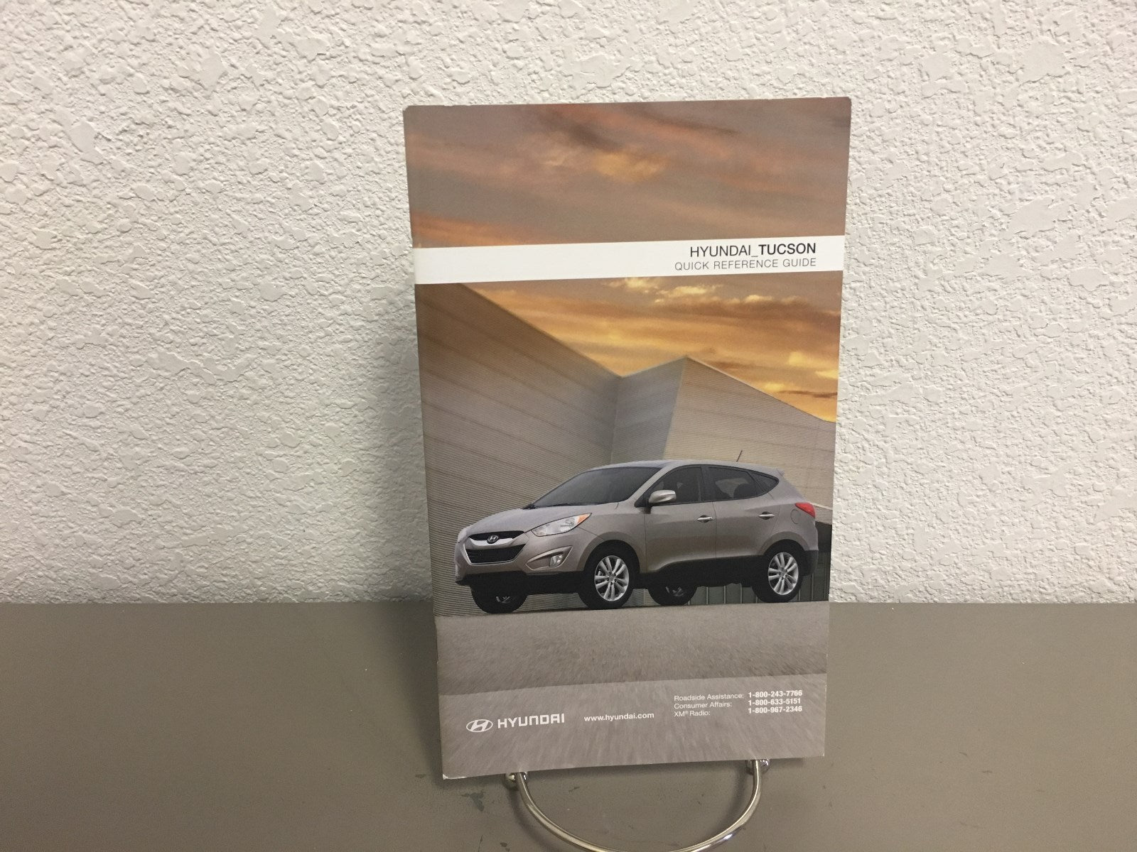 2010 Hyundai Tucson Genuine OEM Owner's Manual Set w/Hyundai Case-Free Shipping