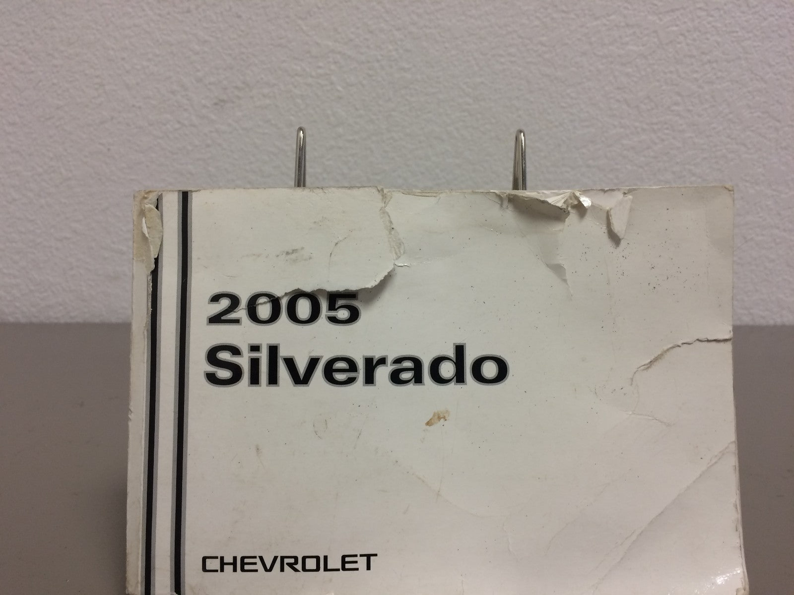 2005 Chevrolet Silverado OEM Owner's Manual Set w/Bonus Headphones FOB & Remote