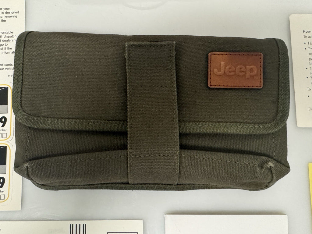 2007 Jeep Grand Cherokee Genuine OEM Owner's Manual Set w/Jeep Case & Navigation