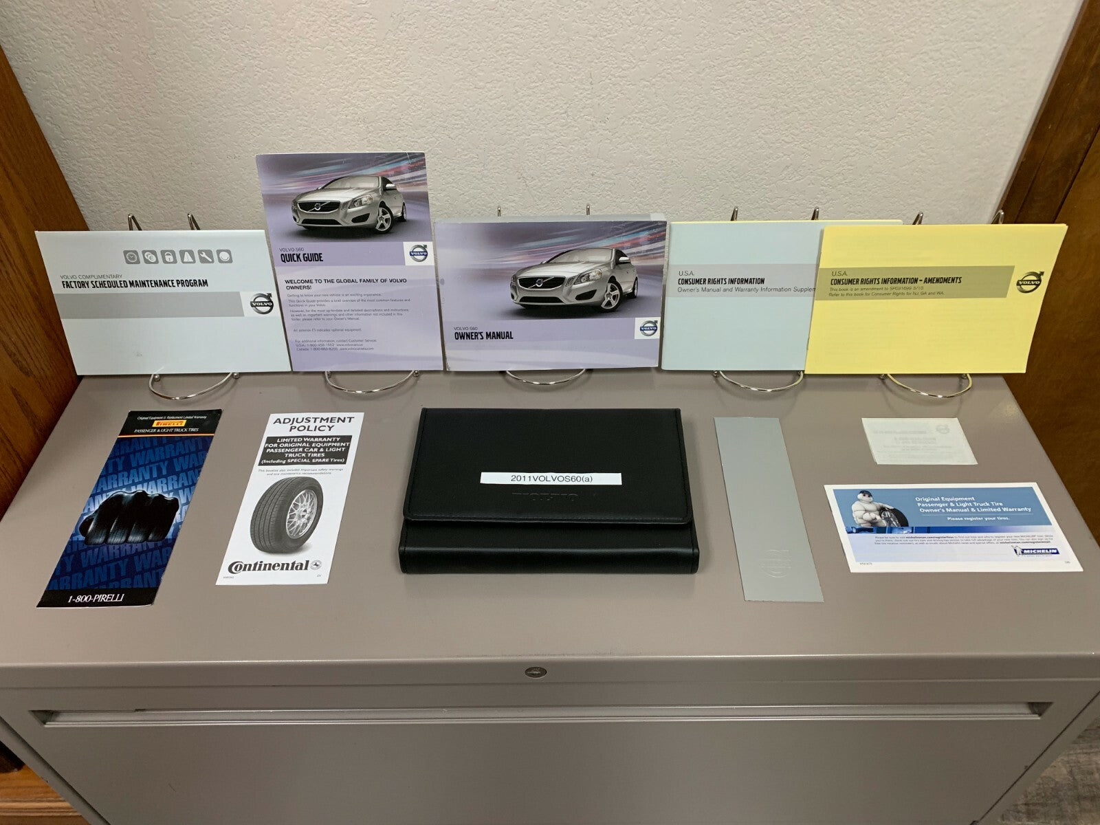 2011 Volvo S60 Genuine OEM Owner's Manual Set with Case--Free Shipping!