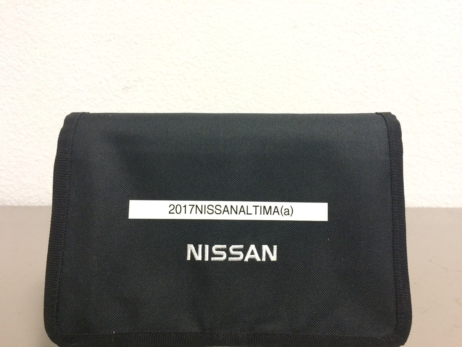 2017 Nissan Altima Sedan Genuine OEM Owner's Manual & Case--Free Shipping!