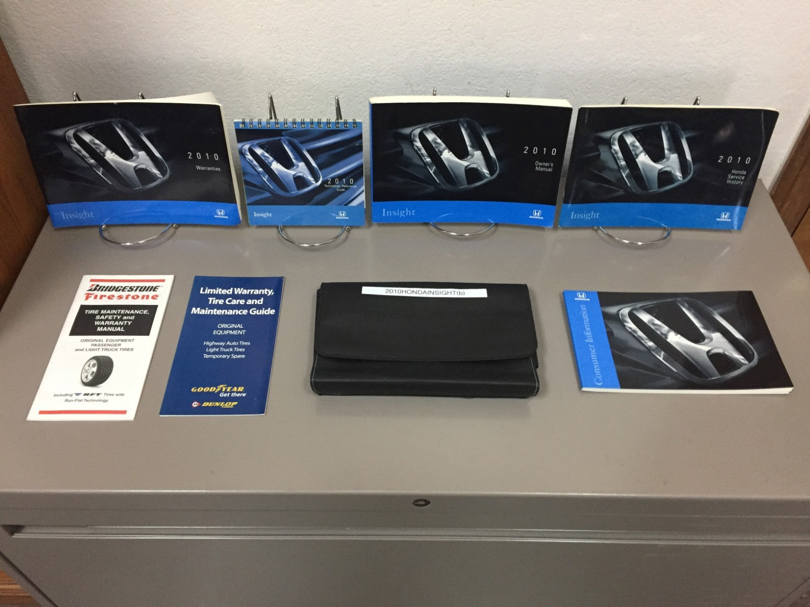 2010 Honda Insight Genuine OEM Factory Owner's Manual Set w/Case-Free Shipping!