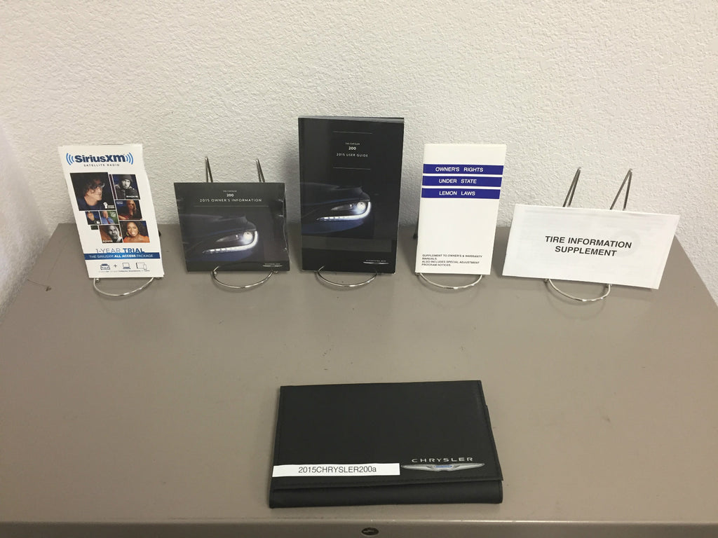 2015 Chrysler 200 Genuine OEM Owner's Manual Set w/Chrysler Case--Free Shipping!