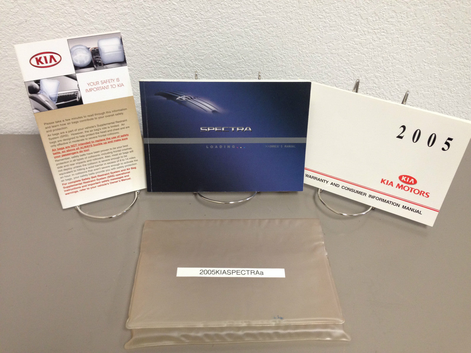 2005 Kia Spectra Genuine OEM Owner's Manual Set w/Case -- Free Shipping!