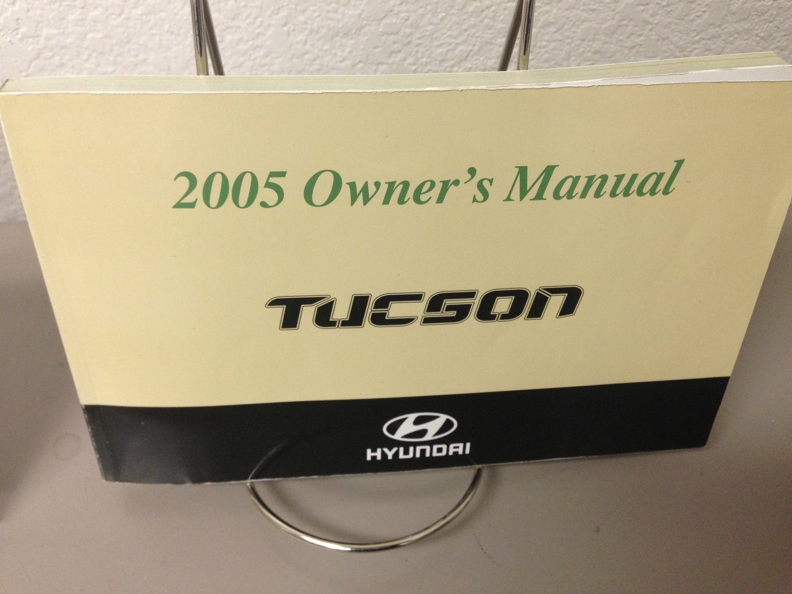 2005 Hyundai Tucson Genuine OEM Owner's Manual Set w/Case--Free Shipping!