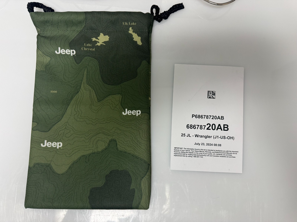 2025 Jeep Wrangler Genuine OEM Owner's Manual Kit With Case -  Free Shipping!