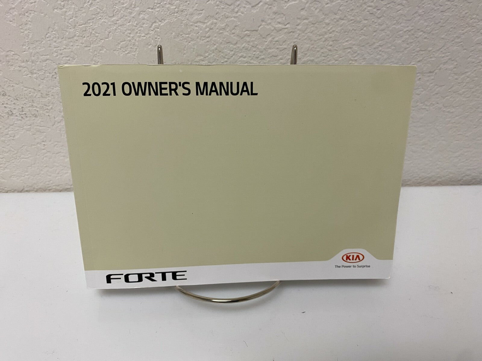 2021 Kia Forte Genuine OEM Owner's Manual w/Case --- Free shipping!!!