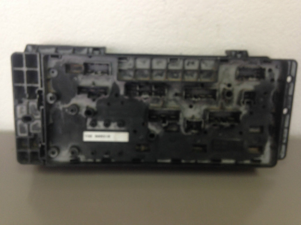 99 00 01 02 03 04 Land Rover Discovery II Fuse Box With Fuses Relays YQE000310