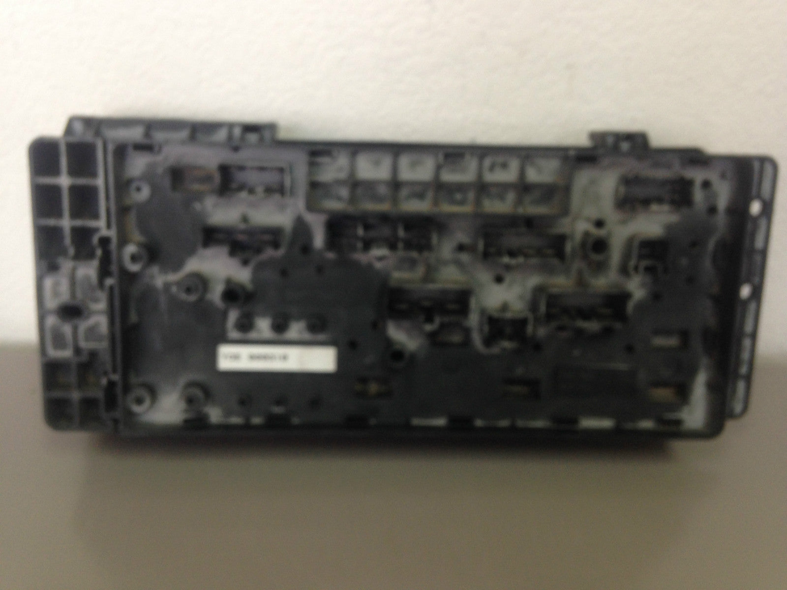 99 00 01 02 03 04 Land Rover Discovery II Fuse Box With Fuses Relays YQE000310
