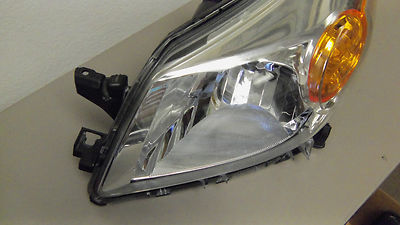 2010 Toyota Yaris OEM Left Headlight / Headlamp LH Assembly 8117052740