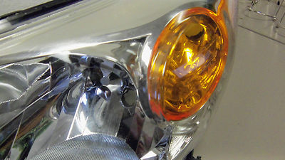 2010 Toyota Yaris OEM Left Headlight / Headlamp LH Assembly 8117052740